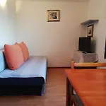 Nikolina 아파트 *