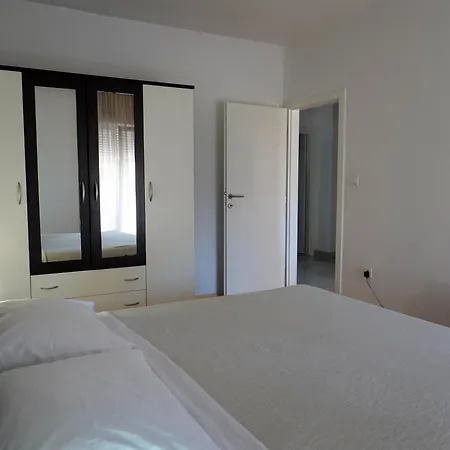 Nikolina 포세다르예