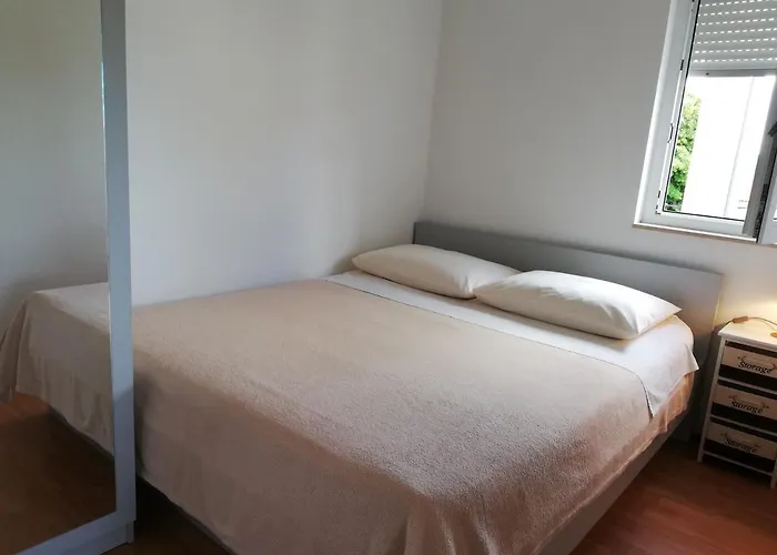 Nikolina 포세다르예