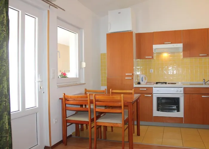 아파트 Nikolina 포세다르예