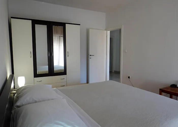 Nikolina 포세다르예