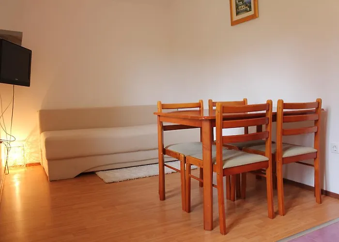 아파트 Nikolina *