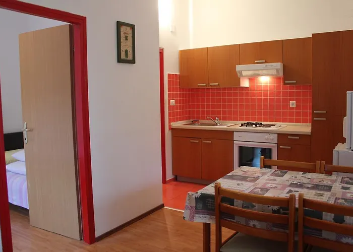 Nikolina 아파트 *