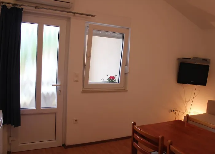 Nikolina 포세다르예