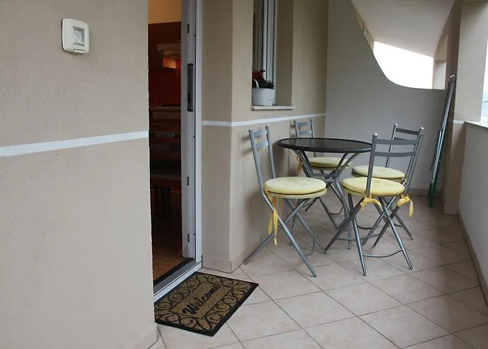 아파트 Nikolina 포세다르예