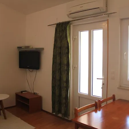 Nikolina Apartment